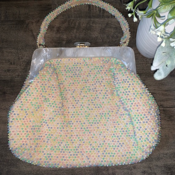 VINTAGE PASTEL CANDY BEADED 1950’s PURSE WITH FAUX MOTHER OF PEARL - Picture 1 of 12